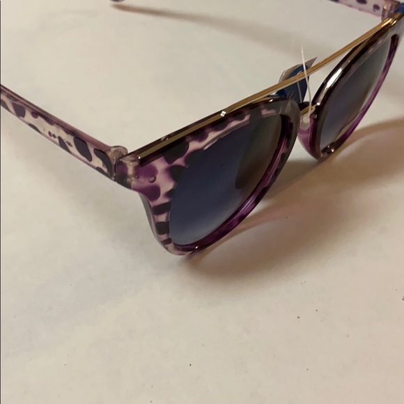 Cat Eye Sunglasses - Picture 2 of 2